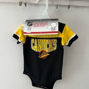 NWT vancouver canucks baby 3 pieces set 6-9 mo